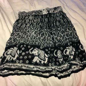 High waisted, flowy skirt